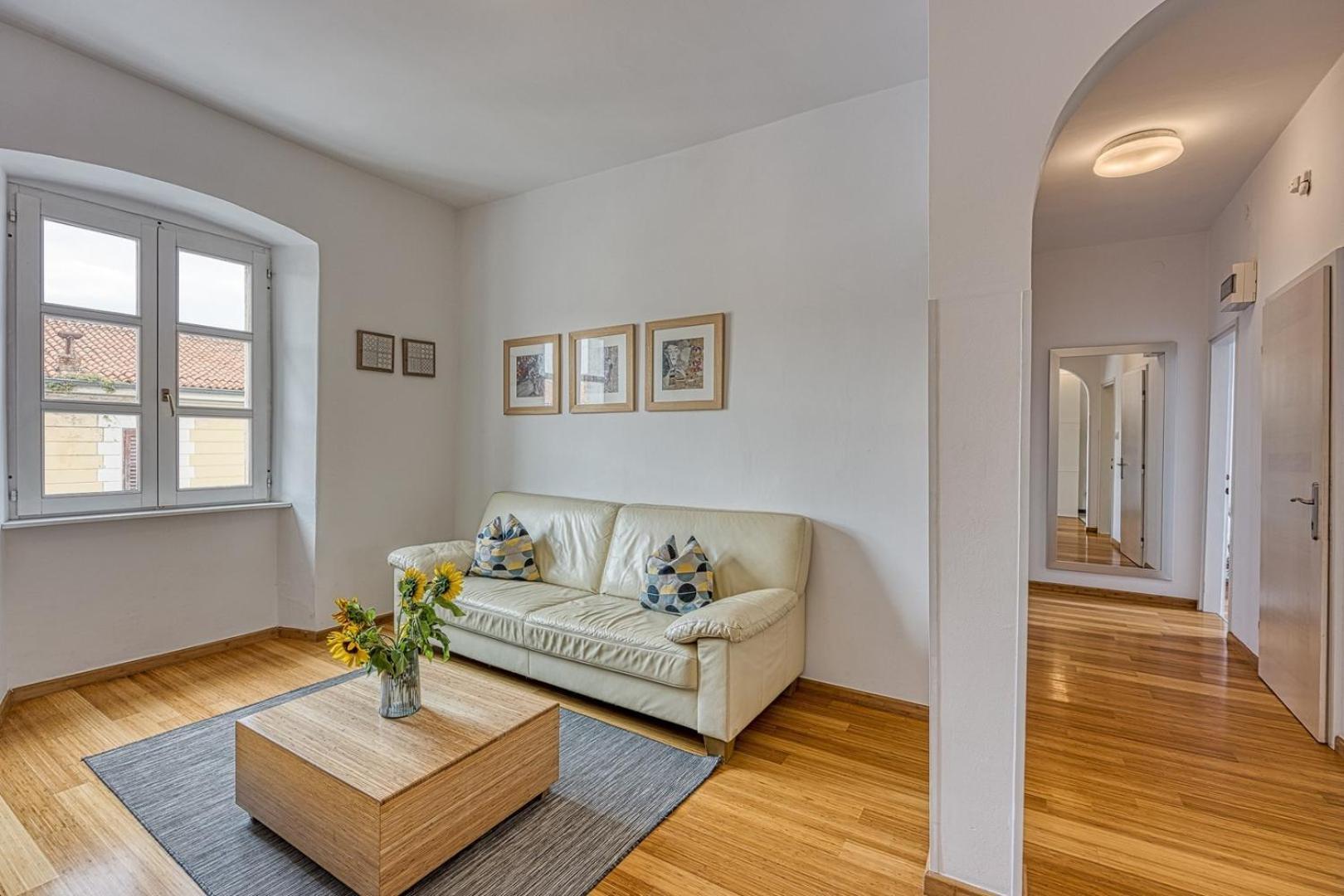 Peschiera Apartment